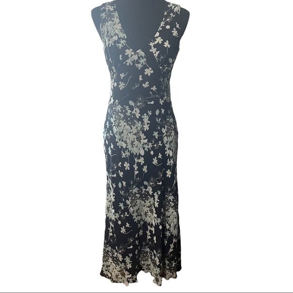 Banana Republic Dresses & Skirts - Banana Republic Black Floral Silk Sleeveless Maxi Dress